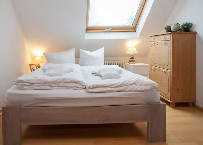 - Feldstrasse 48-k Hotel *